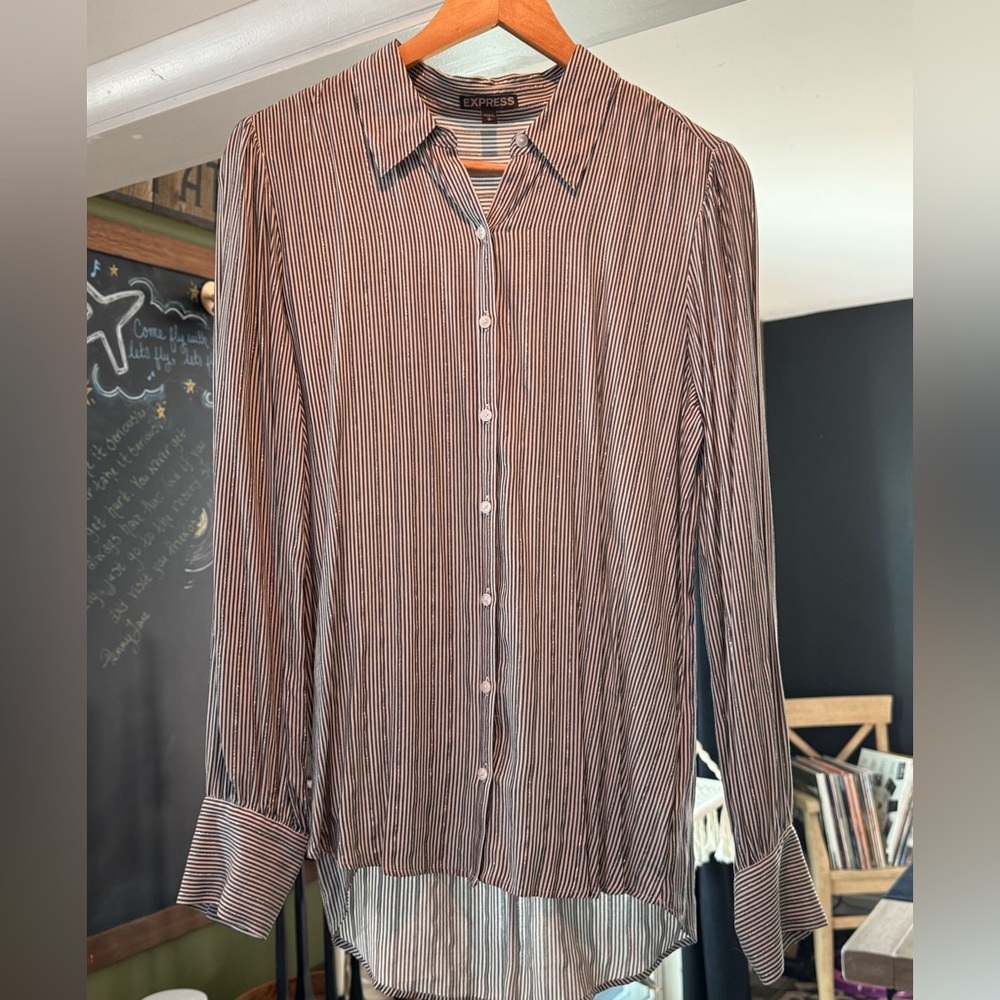 Express Clothings Charcoal, Ivory And Silver Button Up Blouse